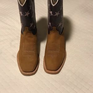 Meet your Posher, Carlina